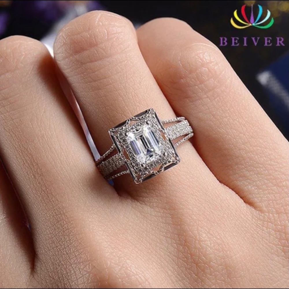 Beautiful engagement/wedding 💍